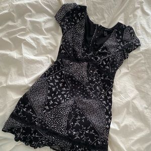 Forever21 F21 Scarf Pattern Black Mini Dress Ruffle Hem 90s fit Size Small S